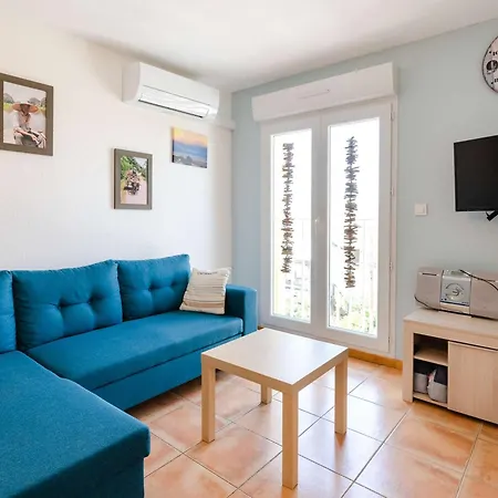 Confortable T2 Climatise Avec Parking A 2 Pas De La Des A - Fr-1-409-232 * Gruissan